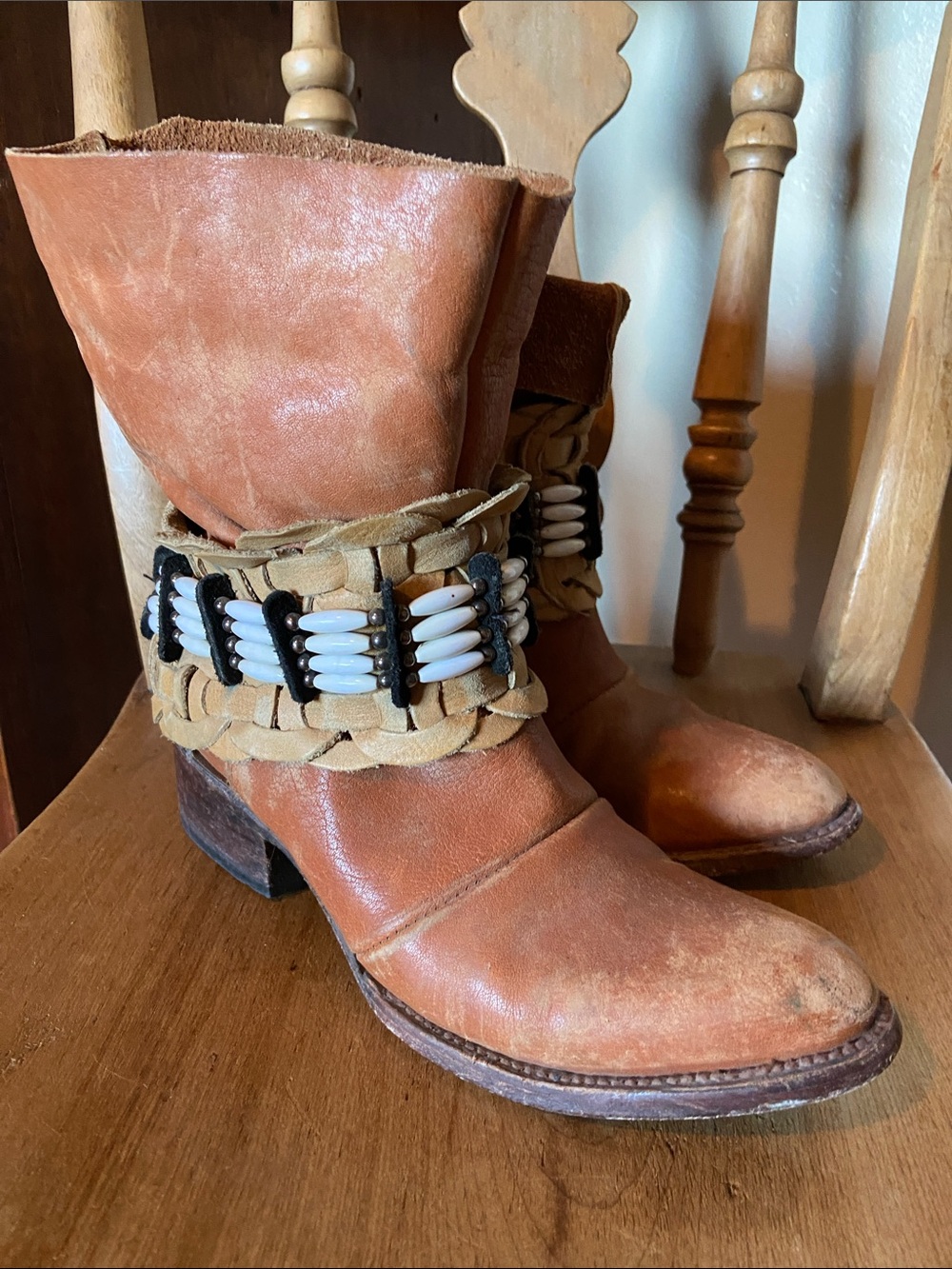 Rare Free People Freebird Beaded Tan Boots Lady of the Canyon Size 7